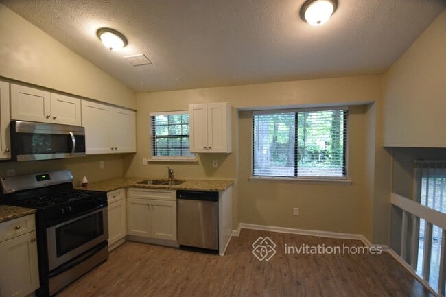 Building Photo - 2417 Sweet Shrub Cir