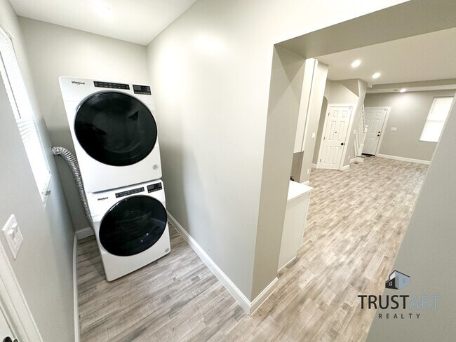Foto del edificio - 3 Bedroom house near Parkland in Philadelp...