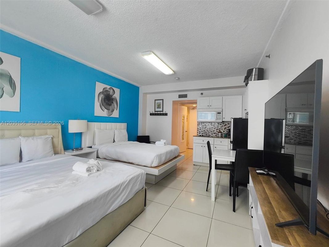 Foto del edificio - 6345 Collins Ave