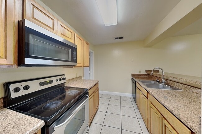 Building Photo - 479 Prestwick Pl