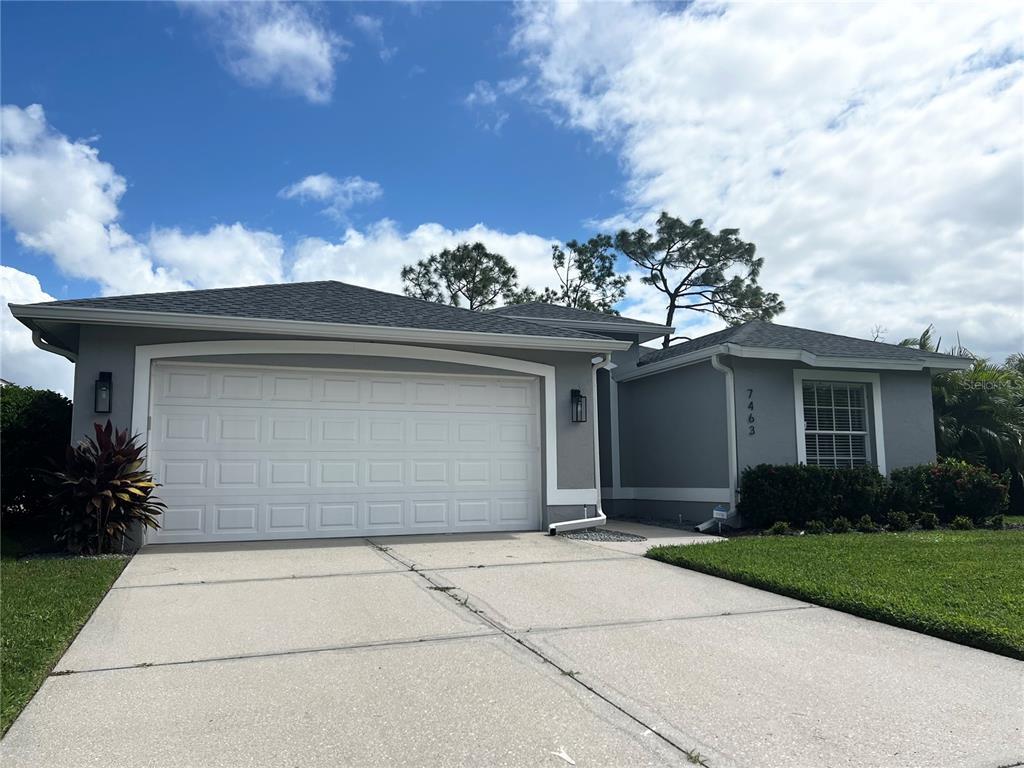 Foto principal - 7463 Ridge Rd