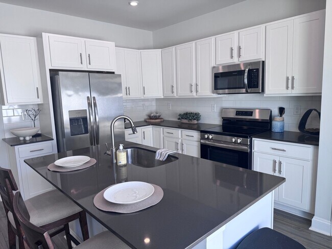 Foto del edificio - 8607 Lilium Ln