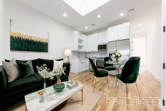 Building Photo - Stunning 4 Bed 2 Bath in Clinton Hill with...