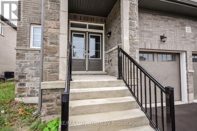 Building Photo - 21 Amber Dr
