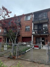 Building Photo - 41-35-41149 149th Pl