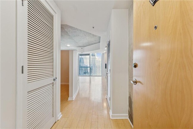 Building Photo - 3324 Peachtree Rd