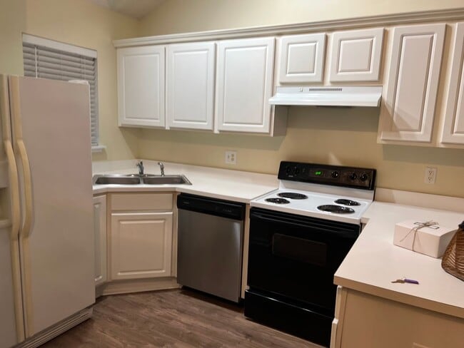 Building Photo - Merestone Community off George Anderson, b...