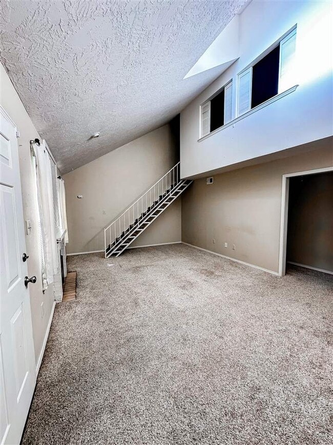 Foto del edificio - 6818 NW Willow Springs Dr