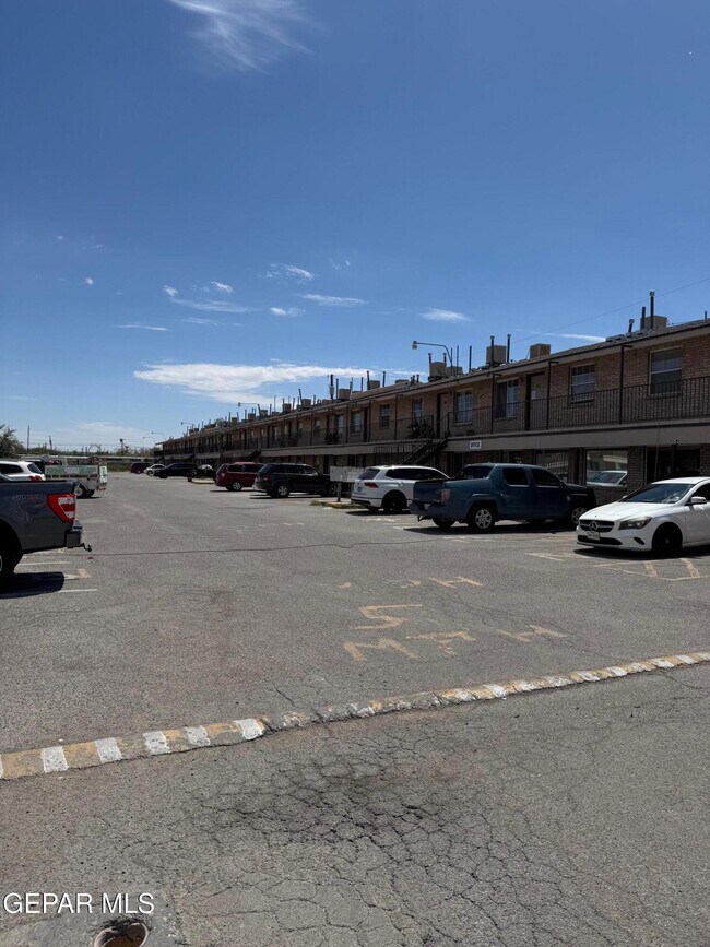 Foto del edificio - 8507 Alameda Ave