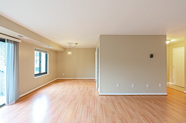 Foto del edificio - 3101 S Manchester St