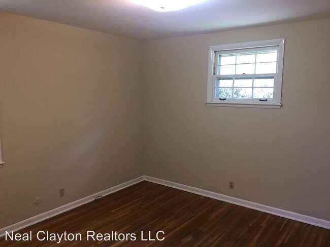 Building Photo - 2 br, 1.5 bath House - 2328 Castleman Dr