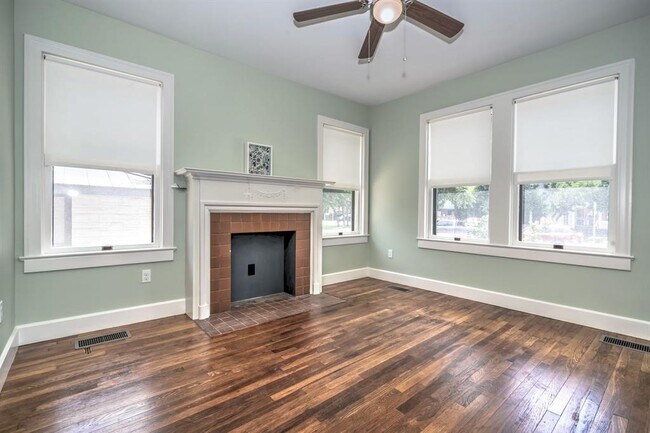 Building Photo - 1105 Nueces St