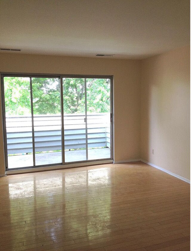 19317 Club House Rd Unit 303, Montgomery Village, MD 20886 Condo for Rent in Montgomery