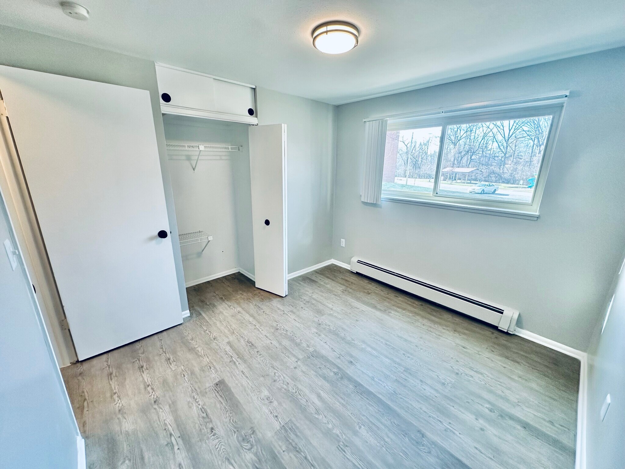 The Acadian Apartments – 2 Bed / 1 Bath FT