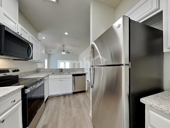 Foto del edificio - 108 Cameron Way Cir