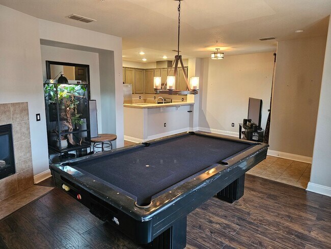 Foto del edificio - Coming Soon!  3 bedroom with 2.5 baths condo