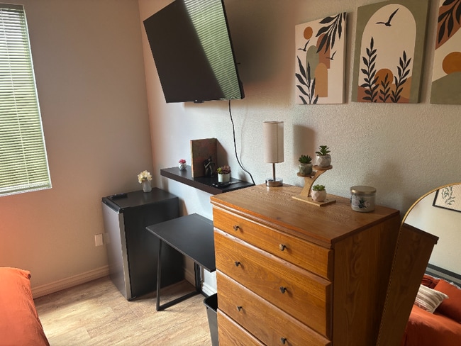 Foto del edificio - 4760 Sandalwood Way