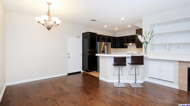 Building Photo - 1097 Rosewalk Way