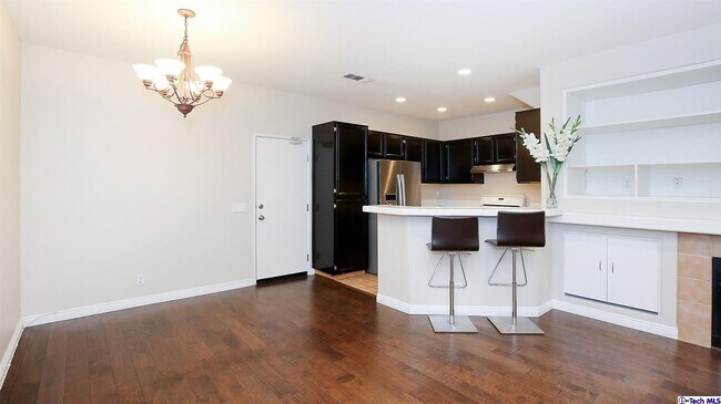 Foto del edificio - 1097 Rosewalk Way