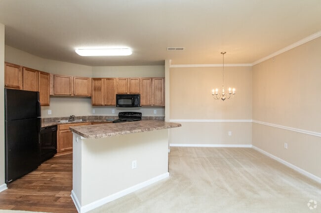 1BR, 1BA - 751SF - Walden at Oakwood