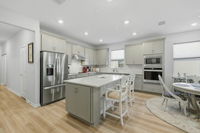 Foto del edificio - 5584 SW 85th Ave Rd