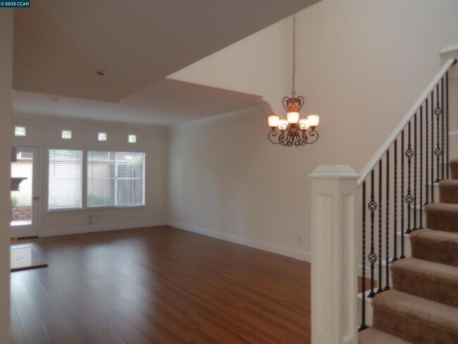 Foto del edificio - 6198 Lakeview Cir