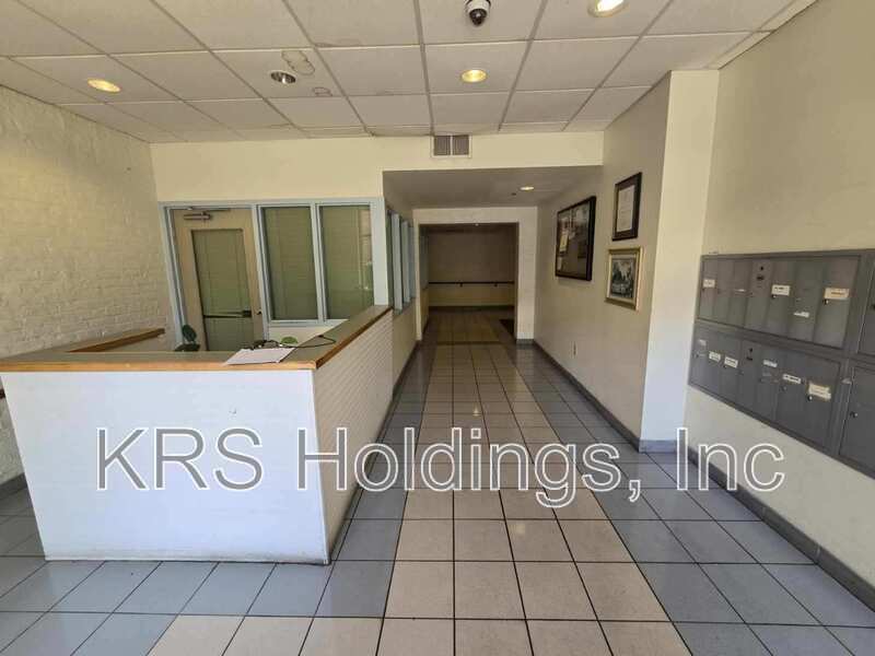 Foto del edificio - 633 W Washington St