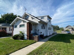 Building Photo - 2718 Ridge Rd