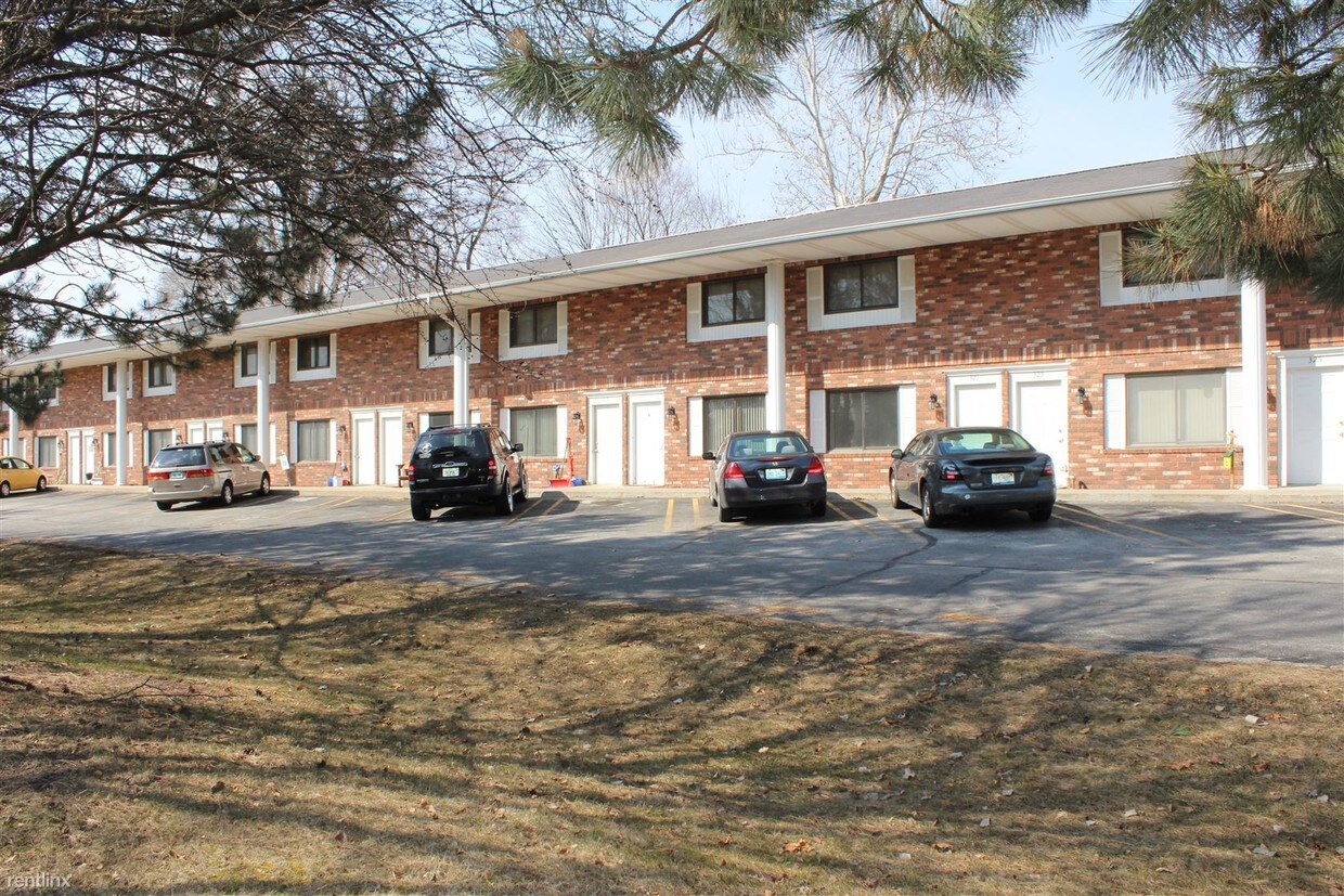 Primary Photo - 325 Edwin St