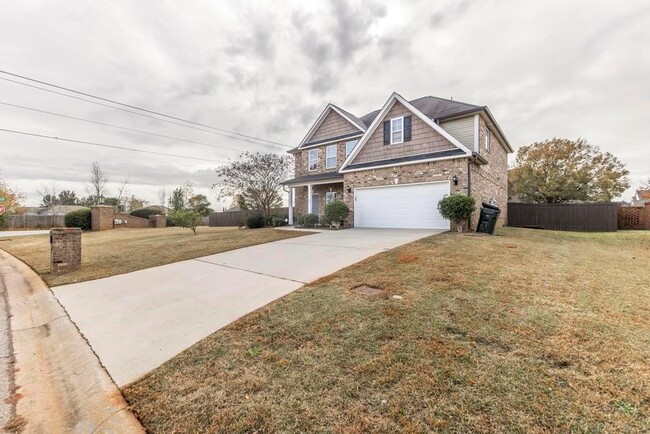Building Photo - 100 Sandy Springs Dr