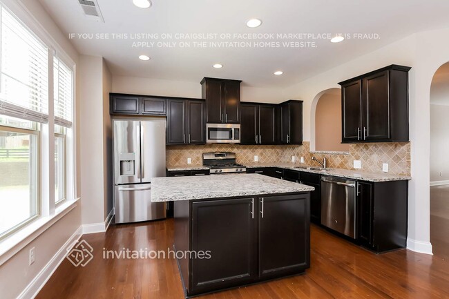 Foto del edificio - 3040 Hallmark Ln NE