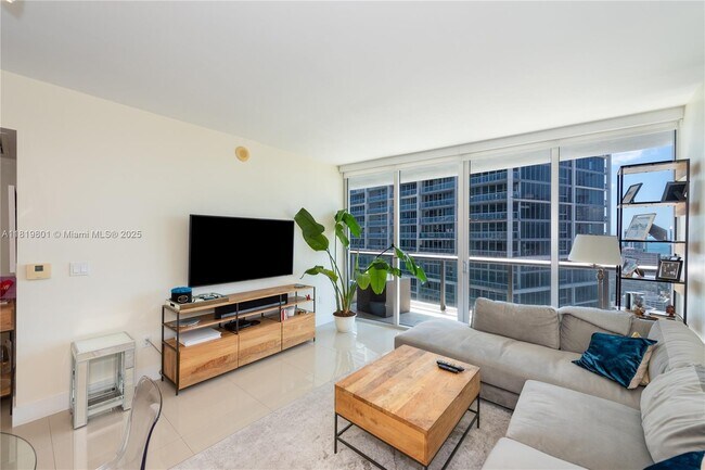 Foto del edificio - 475 Brickell Ave