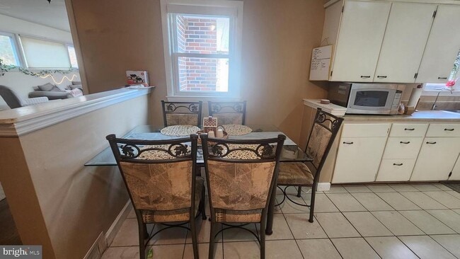 Building Photo - 211 University Blvd