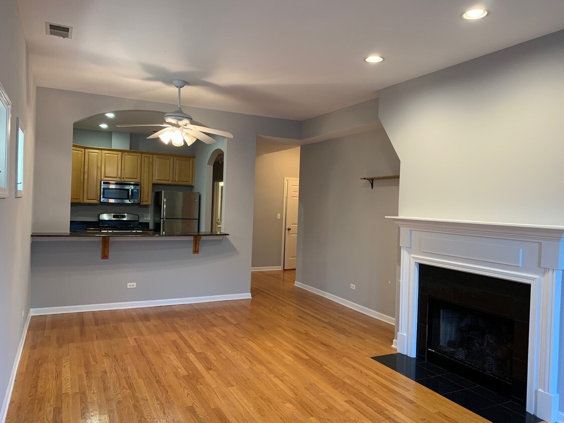 Primary Photo - 4212 N Ashland Ave
