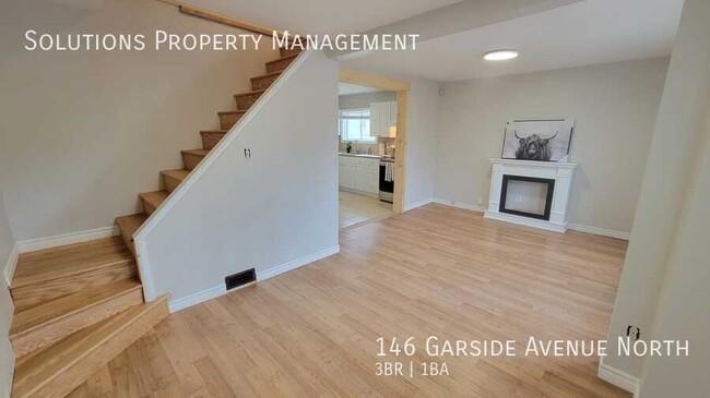 Photo du bâtiment - **Charming 1.5 storey, 3 bedroom home**