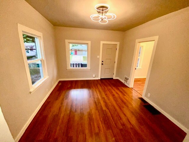 Foto del edificio - 8236 N Olympia St