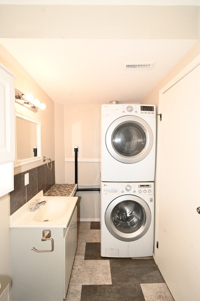 Photo du bâtiment - 2688 Norwood St