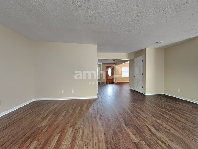 Building Photo - 3455 Lakebrook Ct