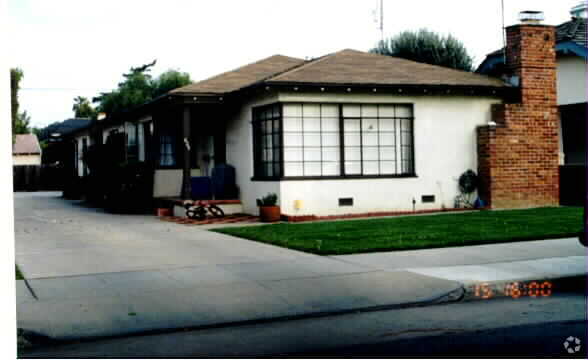 Building Photo - 428 S Frances St