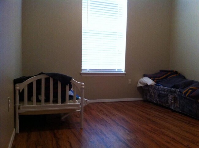 Foto del edificio - 4033 N Cambray Dr