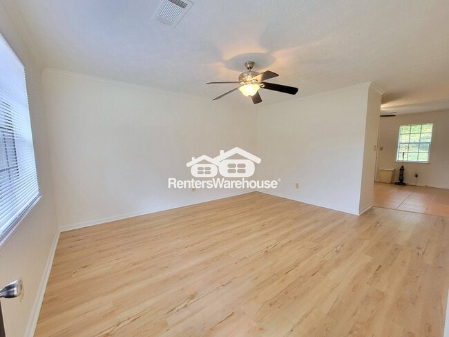 Building Photo - 270 S Jeff Davis Dr