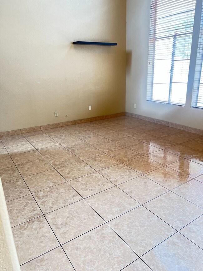 Foto del edificio - 3 Bedroom - 2.5 Bath - 1395 Sq. Ft. Home f...