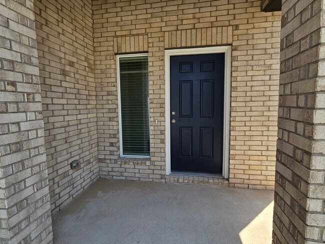 Building Photo - 4 Bed / 2 Bath Single Story in Jarrell's E...