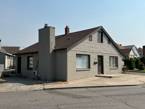 Building Photo - 729 S Monroe St
