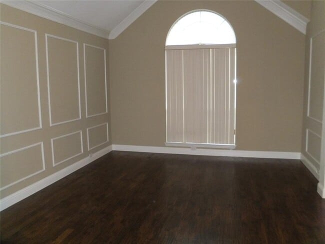 Building Photo - 8601 Wellington Point Dr