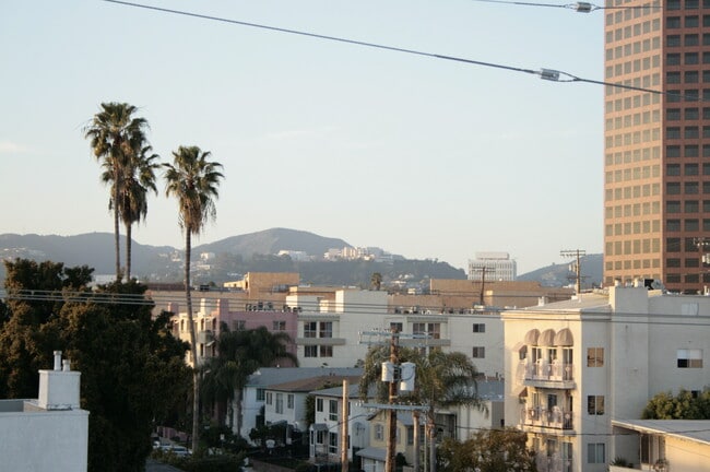 Dormitorio 3 - 1301 S Westgate Ave