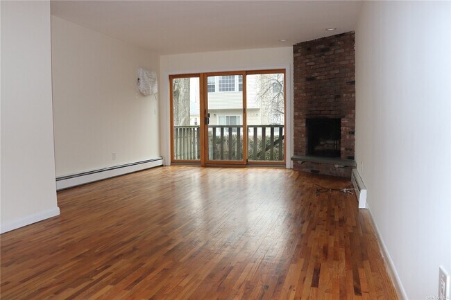 Building Photo - 47 Dunwood Rd
