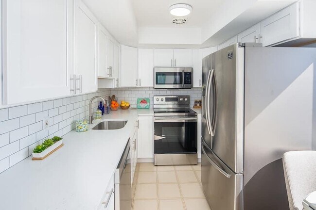 Building Photo - 314 Palisade Ave