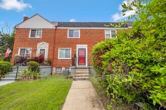 Building Photo - 1302 Hillsway Ct