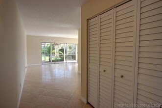 Building Photo - 342 Southwind Dr